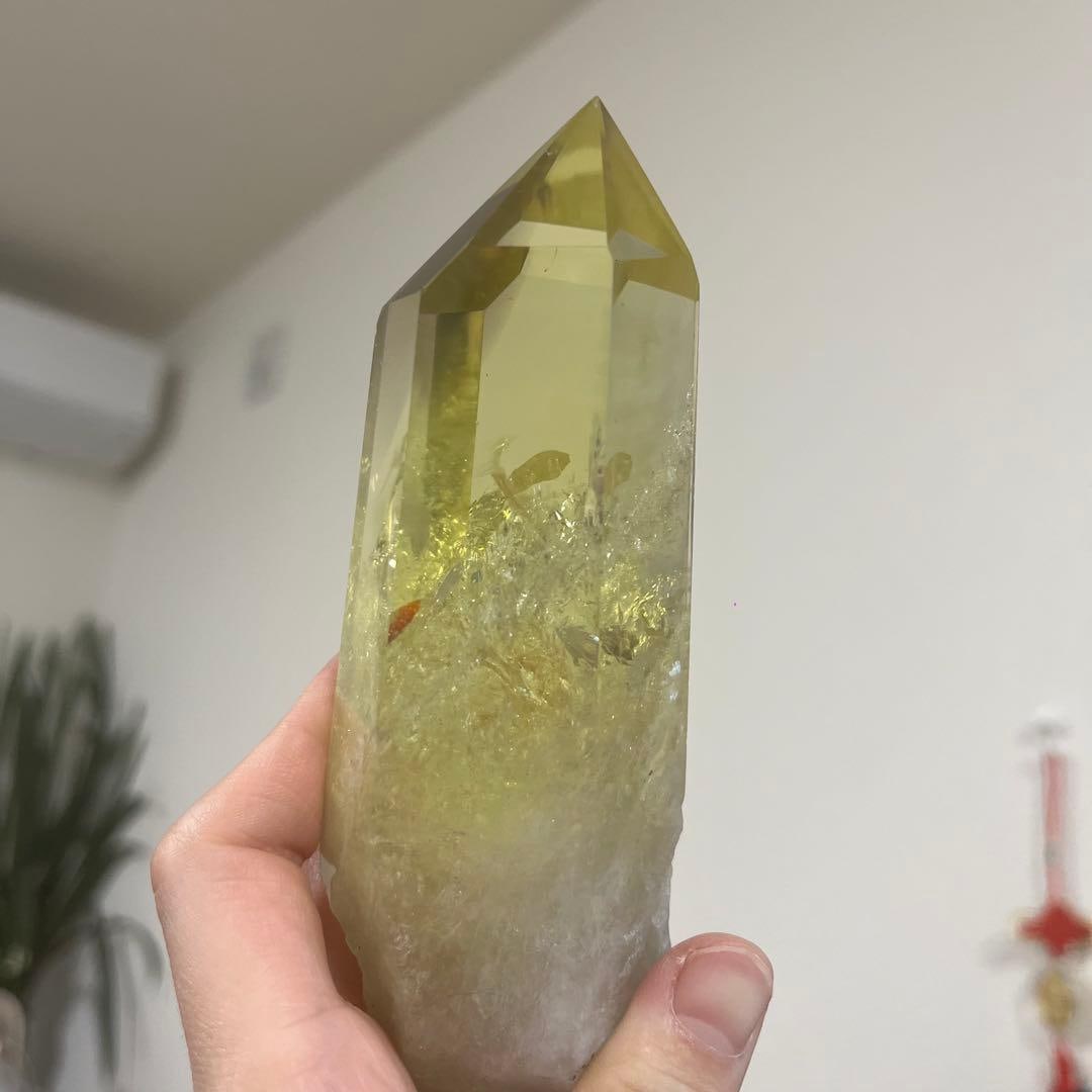 Yellow crystal column, hexagonal prism shape. - 11