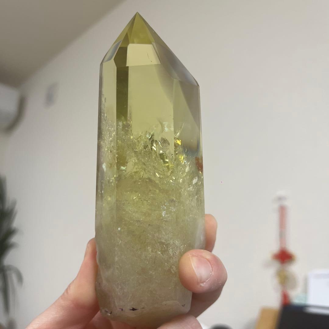 Yellow crystal column, hexagonal prism shape. - 14