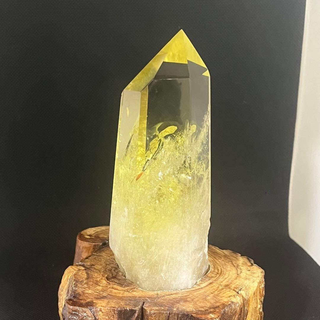 Yellow crystal column, hexagonal prism shape. - 4