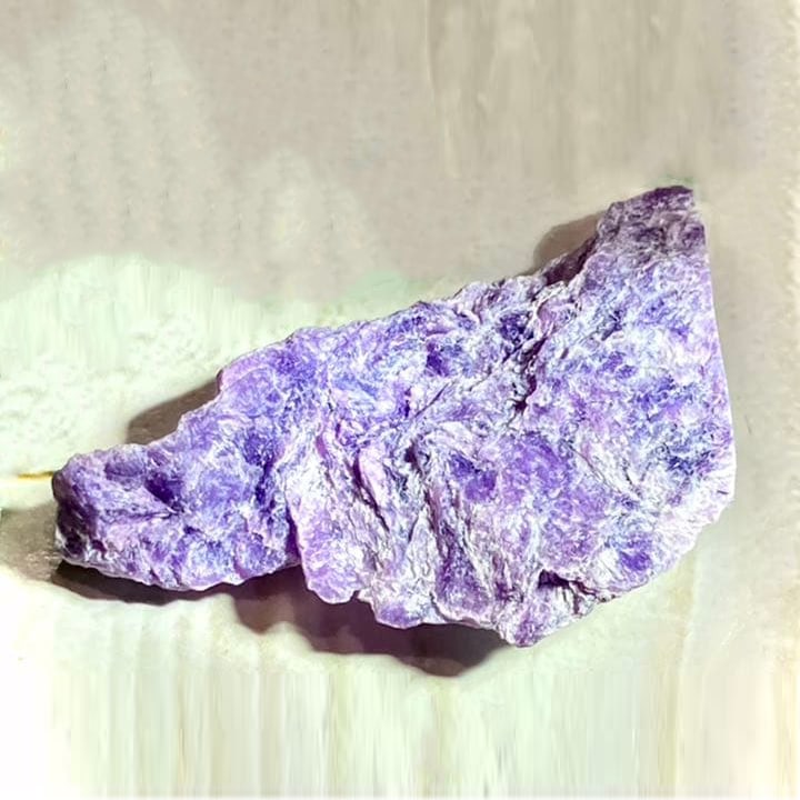 Chalcedony Lightweight Rough Stone (1 of 3)