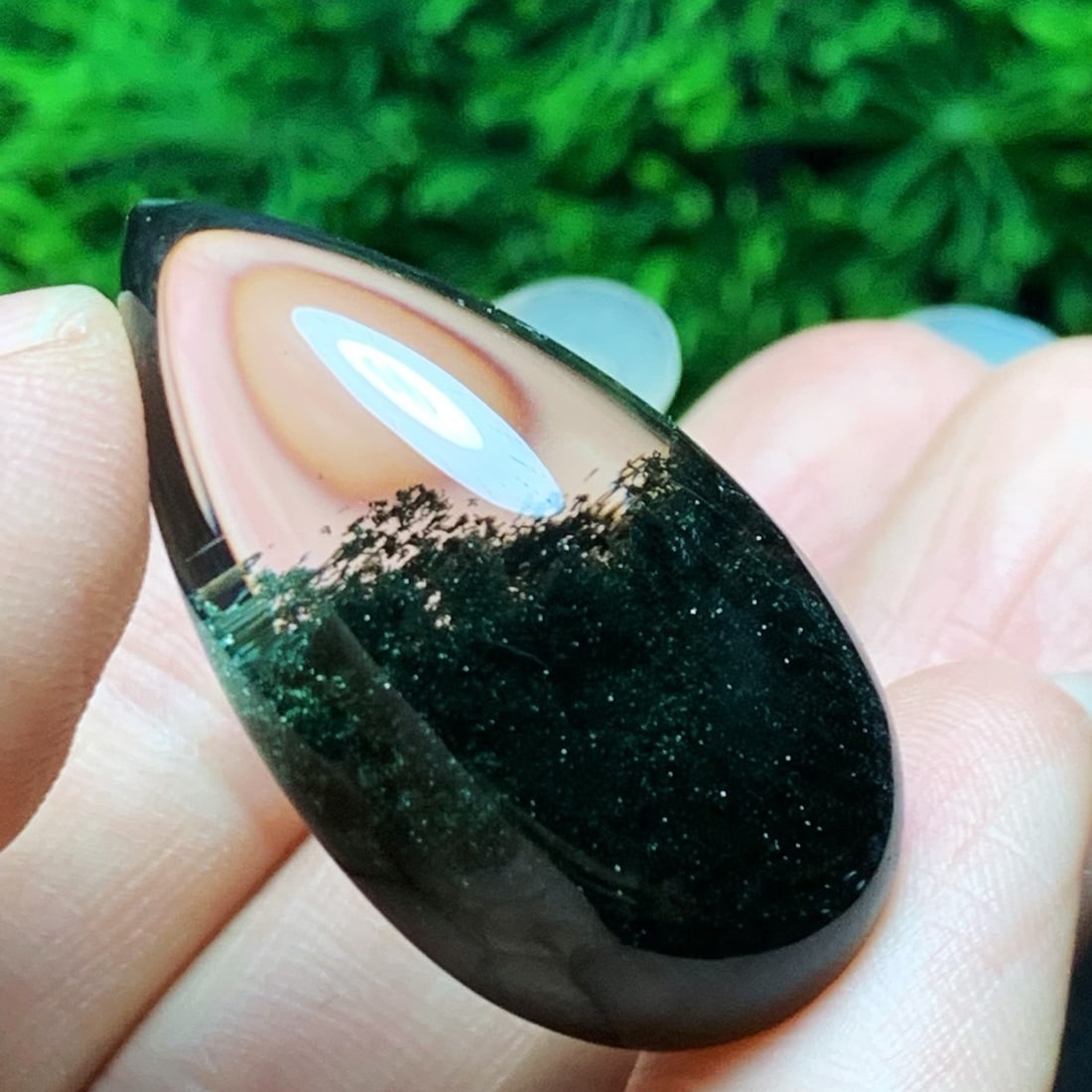 teardrop pendant: Dark Green Water Drop Pendant, Weight: 12 grams, Dimensions: 35×19×15 mm. This pendant features a pure color and transparent texture, symbolizing a cornucopia, aiding in academic pursuits and attrac
