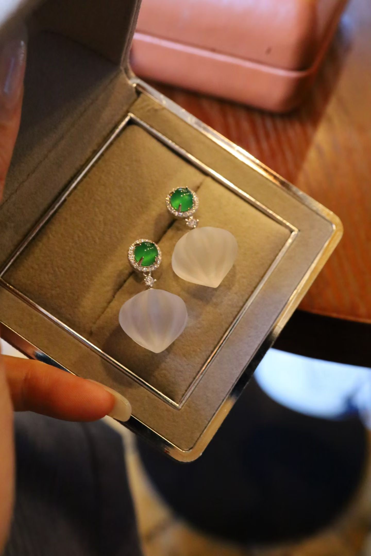 Sterling Silver Natural White Crystal Earrings: The combination of round green chalcedony and white crystal drop creates a simple yet elegant design. Made entirely of sterling silver, it presents a clean and neat style. Freight: 1.International