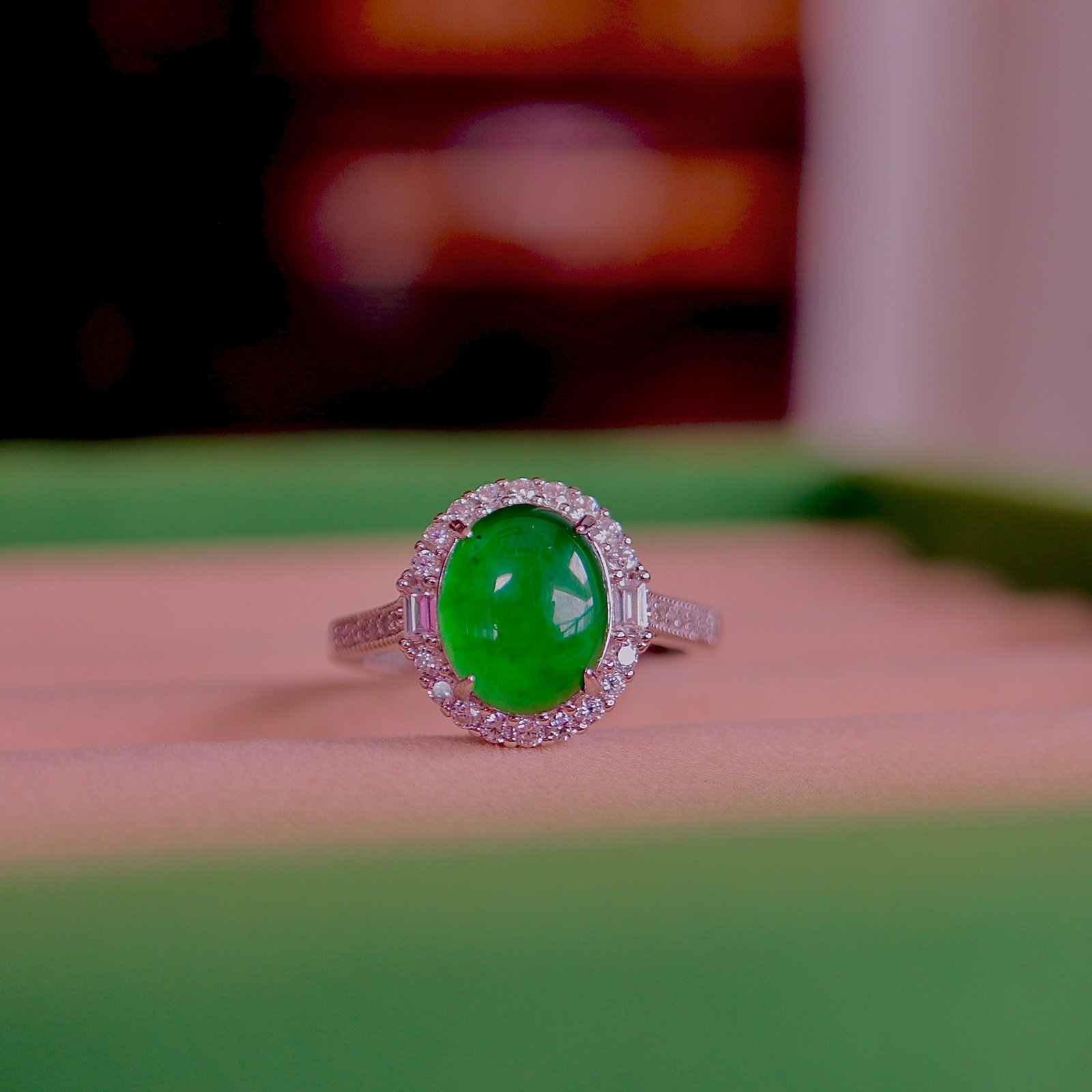 S925 Silver Natural jadeitem Type Ring: This jadeite ring is intricately set in S925 silver, showcasing the vibrant green of the Dragon Stone type. Its simple and elegant design, with excellent quality and sufficient translucency, exudes a 