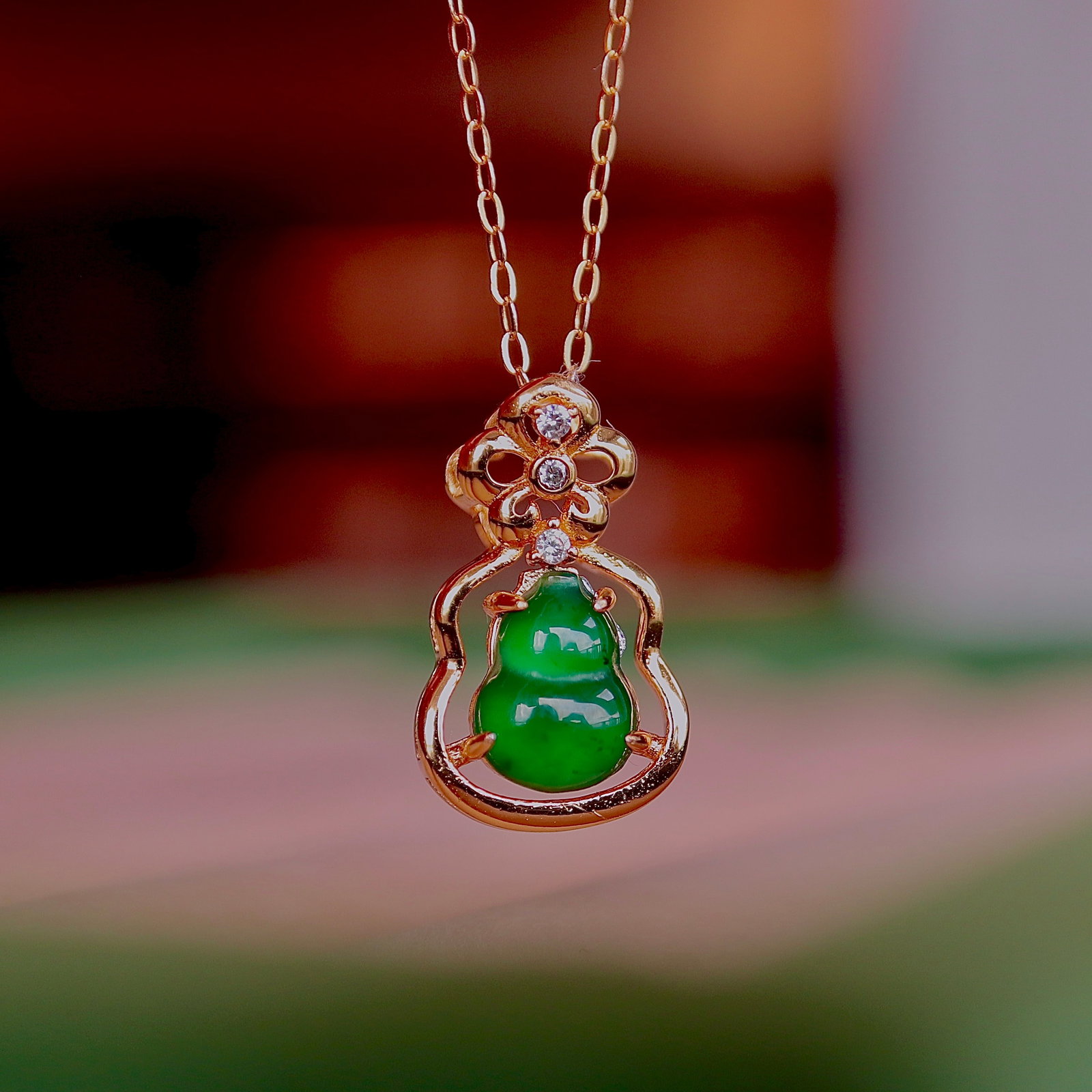 S925 Silver Natural Jadeite Gourd Pendant: This pendant is carved from natural jadeite, with a gourd shape symbolizing prosperity and happiness. Set in S925 silver, it exudes elegance and nobility. (Overall approximately 16*10mm, gourd
