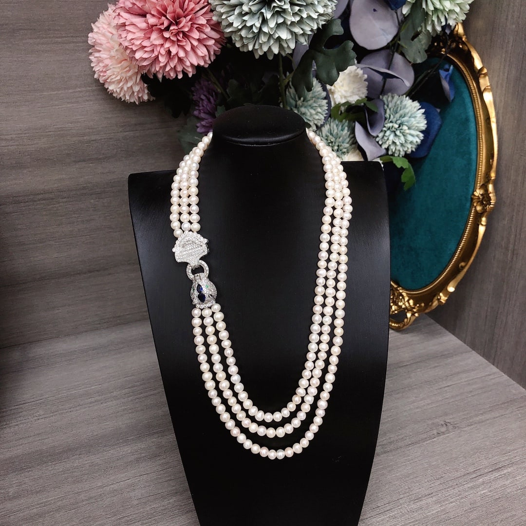 Natural White Pearl Necklace (1 of 9)