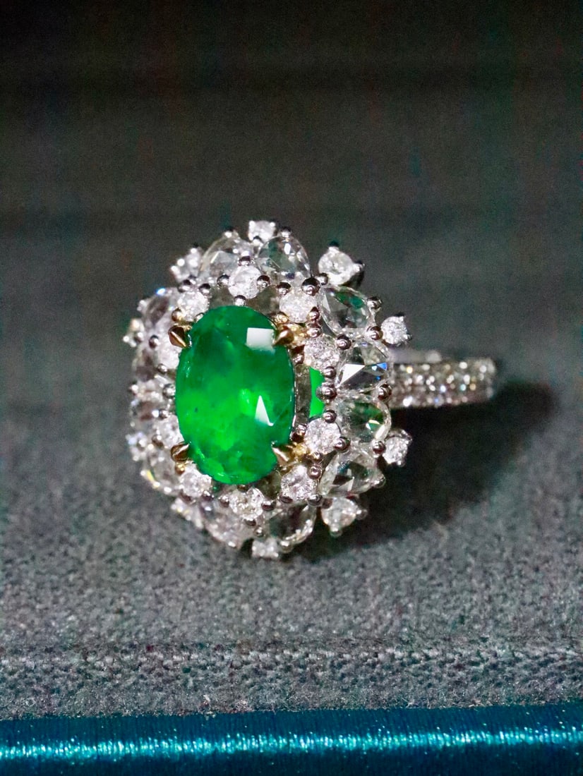 18K Gold Emerald Ring - 2