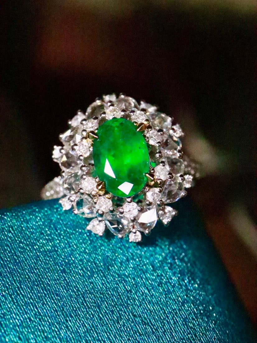 18K Gold Emerald Ring - 3