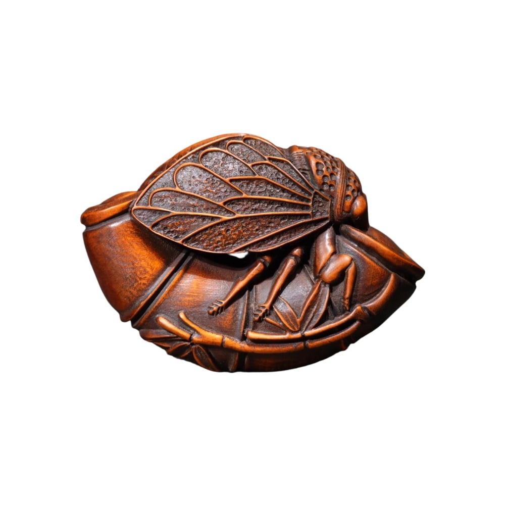 Boxwood 'One Remarkable Achievement' Hand Piece: This boxwood hand piece features exquisite carving and fine texture, with a warm luster. The piece is themed 'One Remarkable Achievement', carrying profound meaning, making it suitable for collection