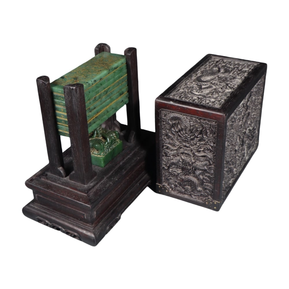 Hetian Jade Seal with Dragon Knob: This Hetian jade seal with a dragon knob is exquisitely carved, with the dragon knob vividly capturing majesty and grace. The jade is warm and rich in color, highlighting its extraordinary material va