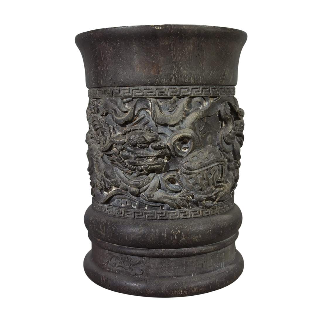 Sandalwood Carved Brush Pot: This sandalwood brush pot is intricately carved with exquisite relief techniques. The wood is fine-textured with clear grain, embodying a classic and elegant artistic style. It is suitable for study d