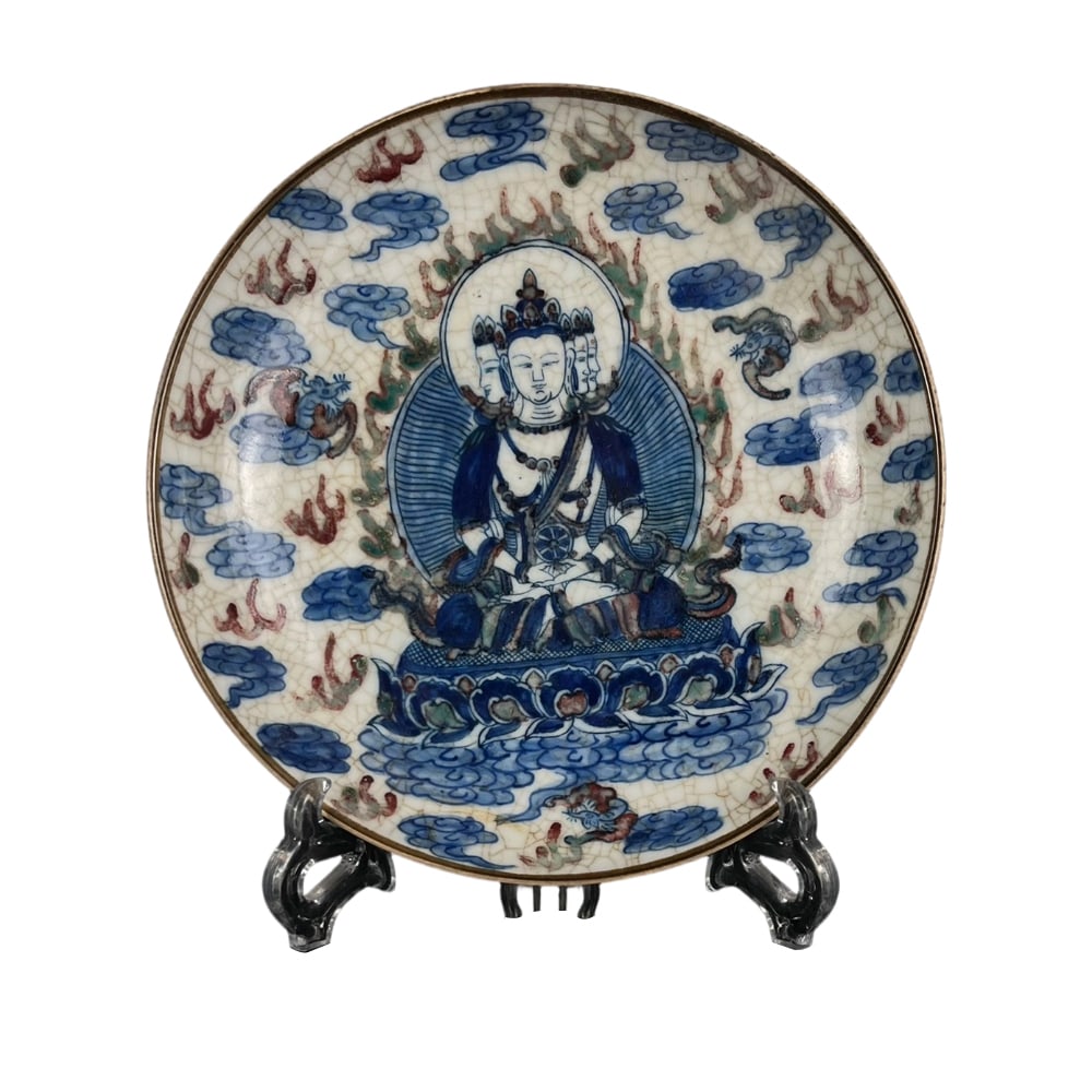 Qing Dynasty Kangxi Mark Blue and White Buddha Plate: This Qing Dynasty Kangxi mark blue and white Buddha plate showcases exquisite blue and white craftsmanship and a unique religious theme, reflecting the exceptional artistic value of Kangxi period porc