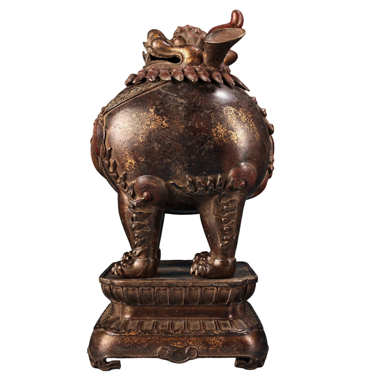 Pure Copper Pixiu Incense Burner: This pure copper Pixiu incense burner showcases exquisite craftsmanship and elegant design, reflecting the superb skills of traditional artisans. The Pixiu figure is majestic, symbolizing good