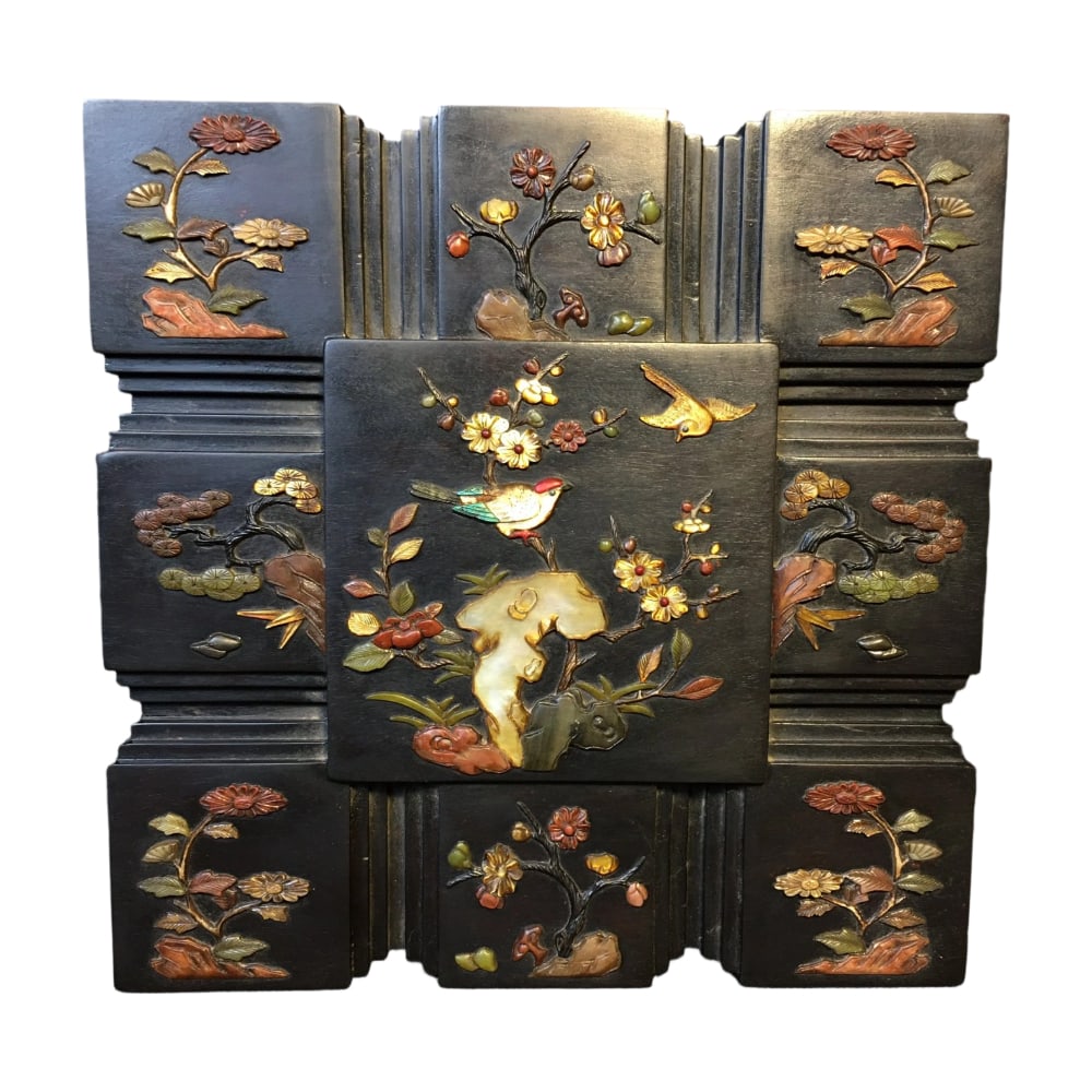 Zitan Inlaid Nine-Grid Box: This Zitan nine-grid box features exquisite inlay craftsmanship, showcasing superb skill and unique aesthetics. Zitan wood is known for its hardness and deep color, making it a preferred choice for