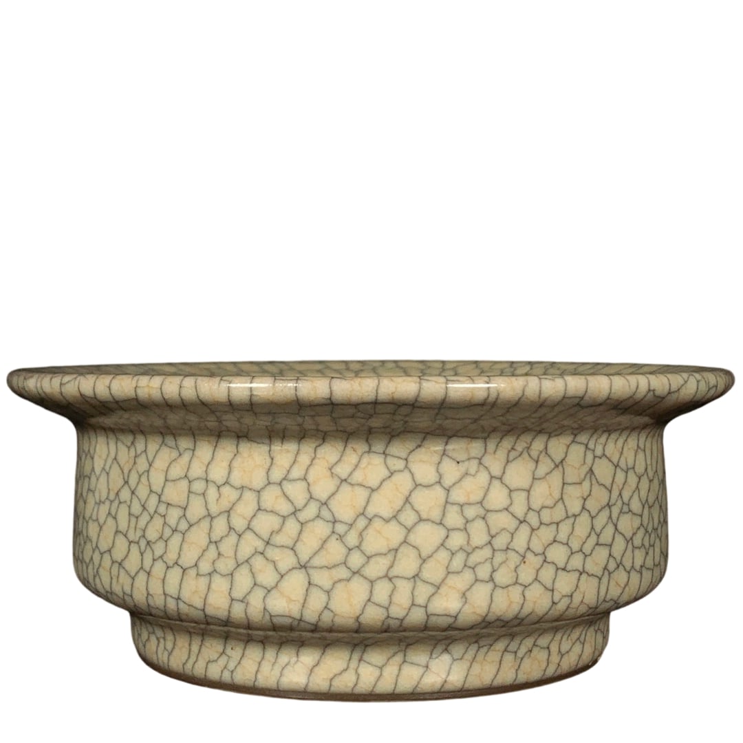 Song Dynasty Ge Kiln Folding Rim Washer (1 of 10)