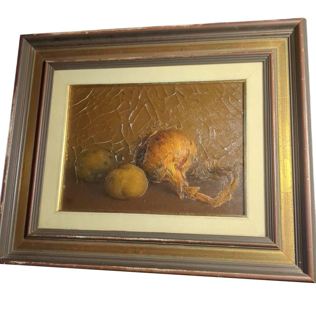 Isobe Norio "Tamanegi" Oil Painting, Size 4: Title Isobe Norio "Onion" Oil Painting Size 4 Description Isobe Norio Oil Painting Size 4 "Onion" and "Potato" Cracks in the paint on the top Freight: 1.International Freight: Foreign shipping charges