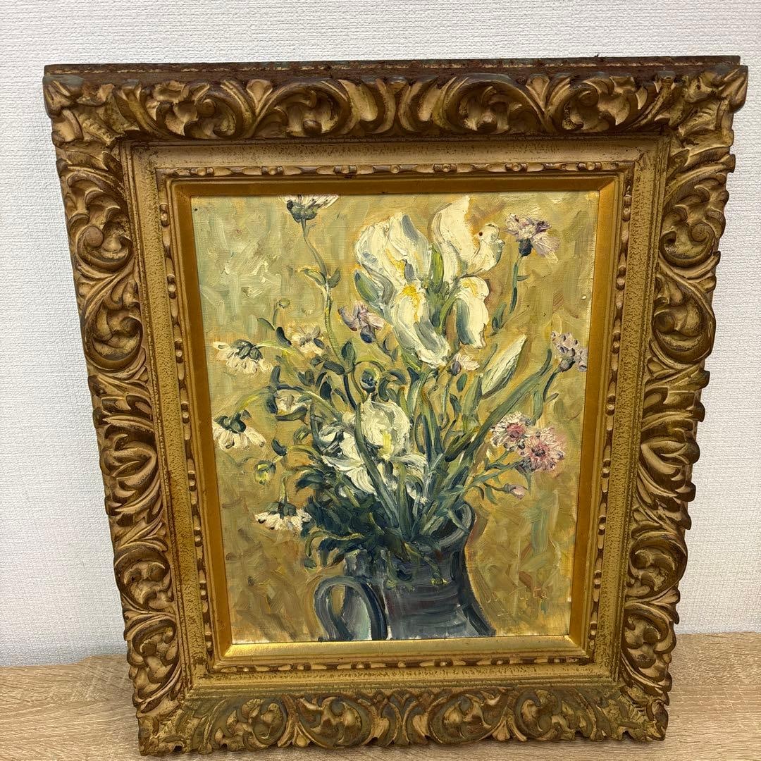 Oil Painting "White Iris": Title Oil Painting - Flowers - Frame - Antique Description The central decoration features white irises (ayame) and other flowers arranged in a vase. A technique known as impasto, where thick layers o