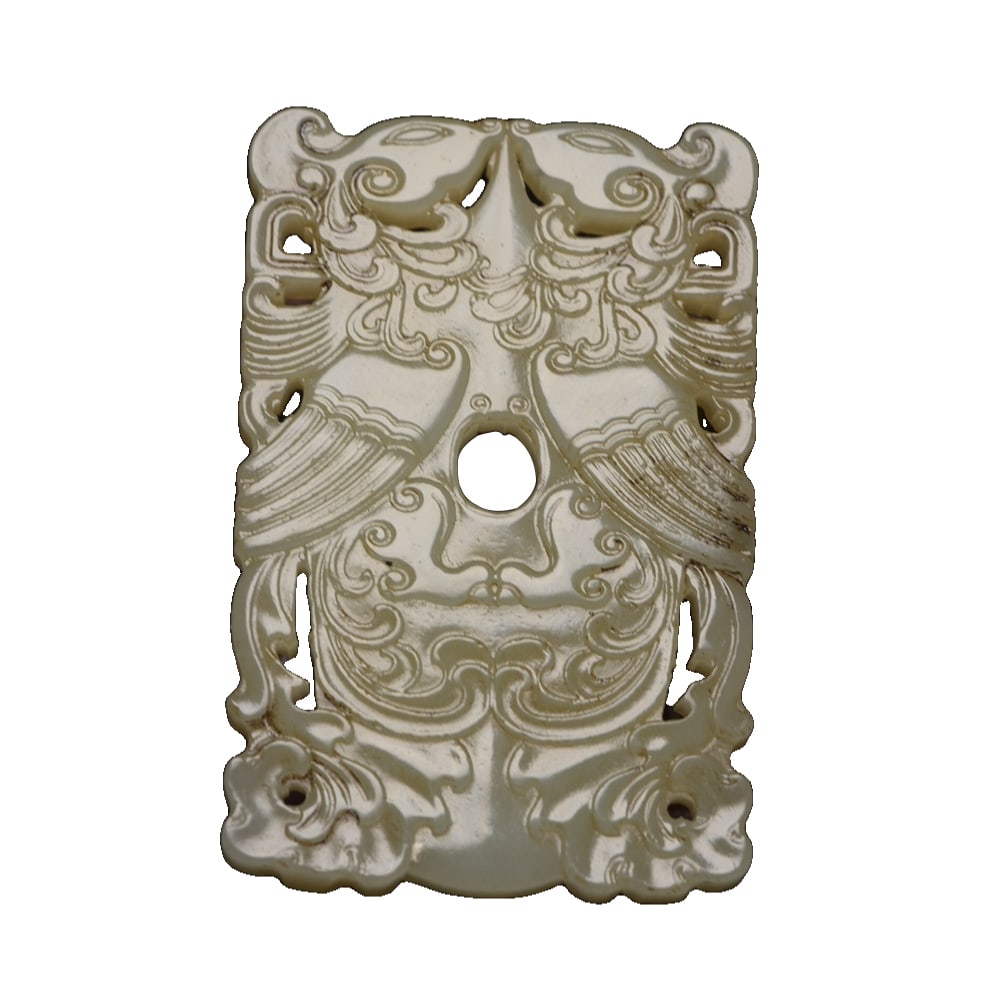 Hetian Jade Plaque: The jade is fine and warm, with an exquisite and elegant shape. The carving is superb, with a naturally aged patina, reflecting significant historical and cultural connotations, making it highly colle