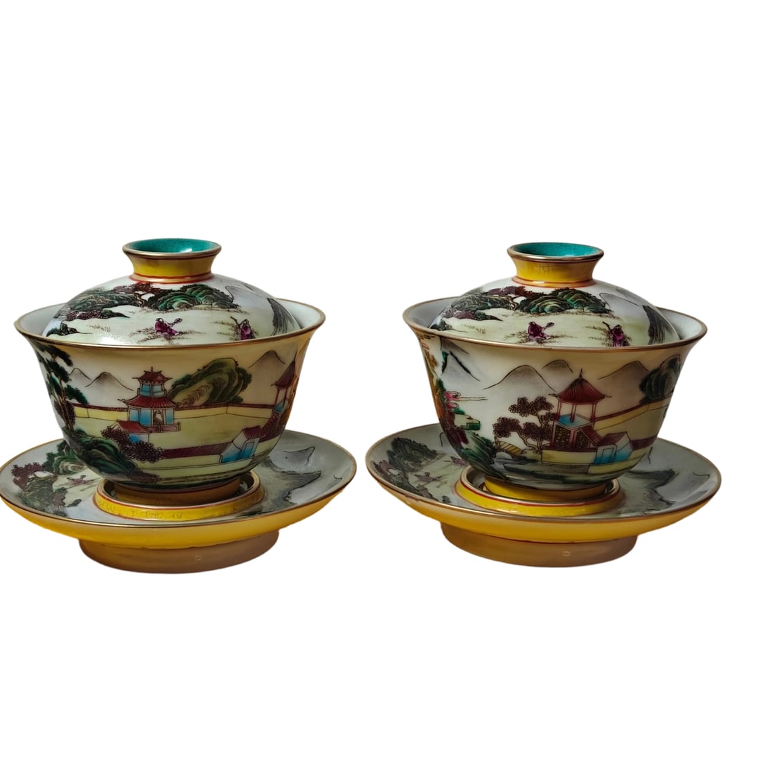 Qing Dynasty Yongzheng Famille Rose Covered Bowl: This set of Famille Rose covered bowls from the Yongzheng period of the Qing Dynasty showcases exquisite craftsmanship and vibrant colors, reflecting the pinnacle of porcelain-making techniques of the
