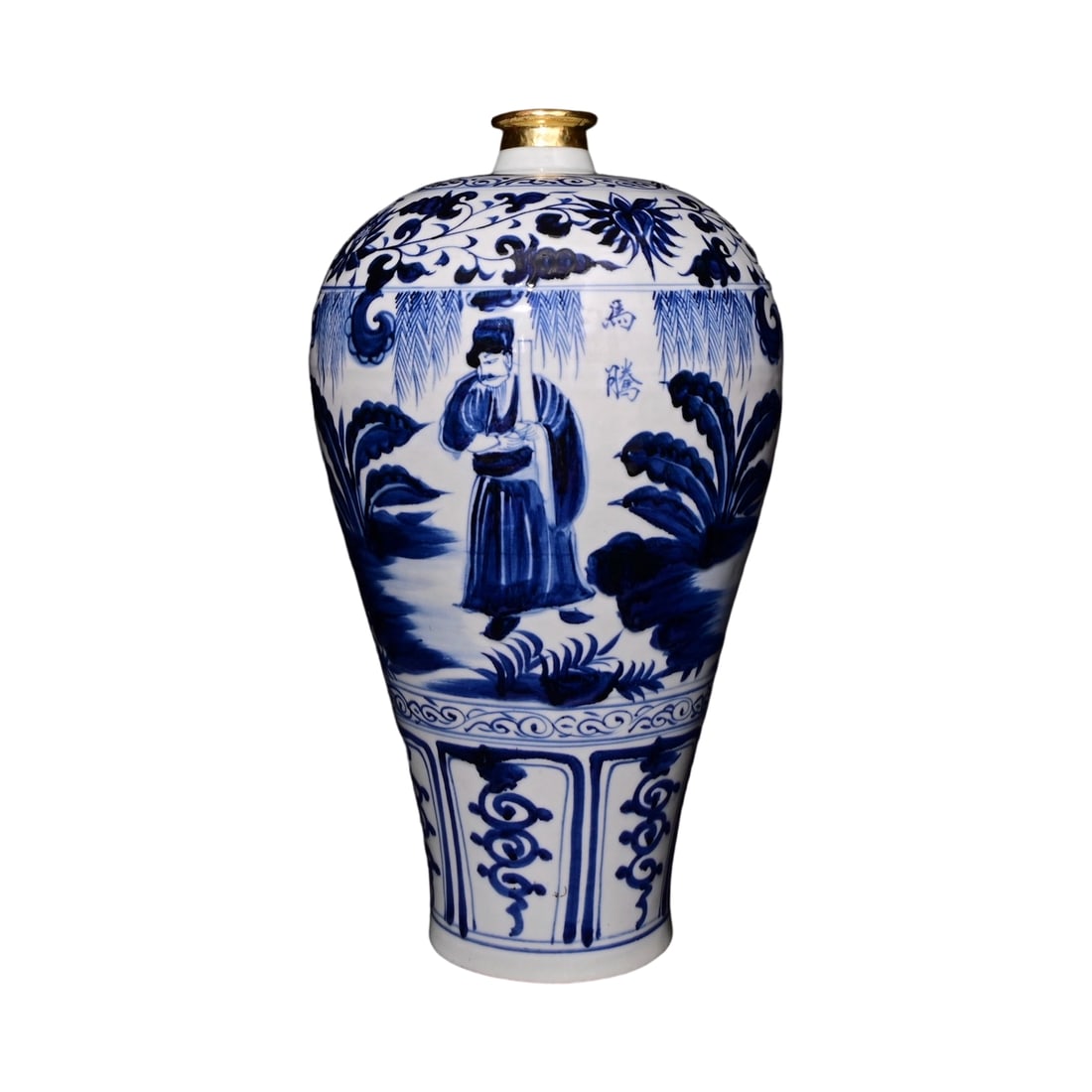Yuan Dynasty Blue and White Story Pattern Meiping: This Yuan Dynasty blue and white meiping features story patterns, showcasing the artistic style of Yuan porcelain. The body has smooth lines and vibrant blue hues, characteristic of the Yuan period. T