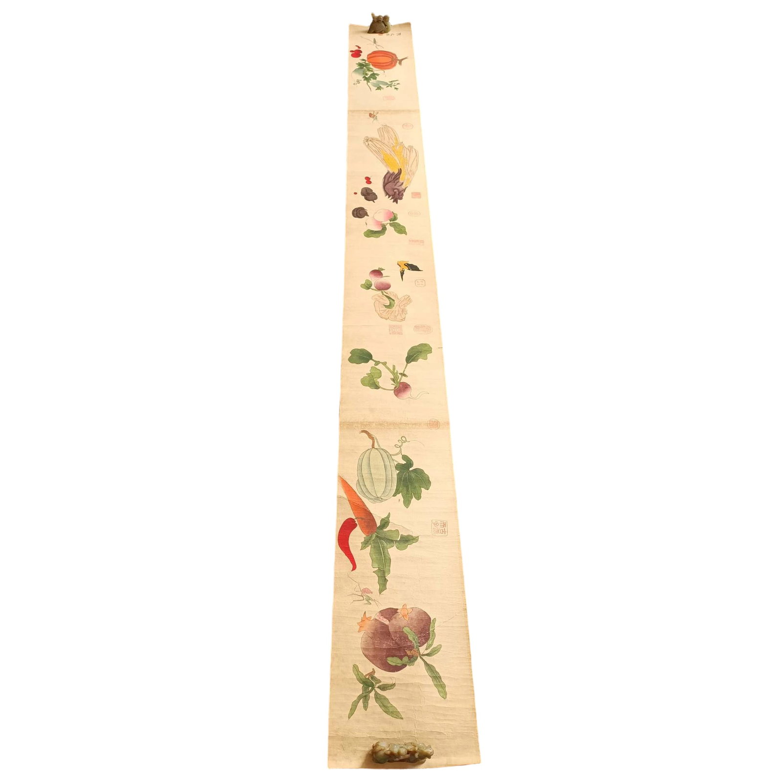 Qing Dynasty Chen Zhifo Fruit Painting Scroll: This painting scroll is by the renowned Qing Dynasty artist Chen Zhifo. The craftsmanship is exquisite, with harmonious color combinations and smooth lines, showcasing the artist's superb skills. The 