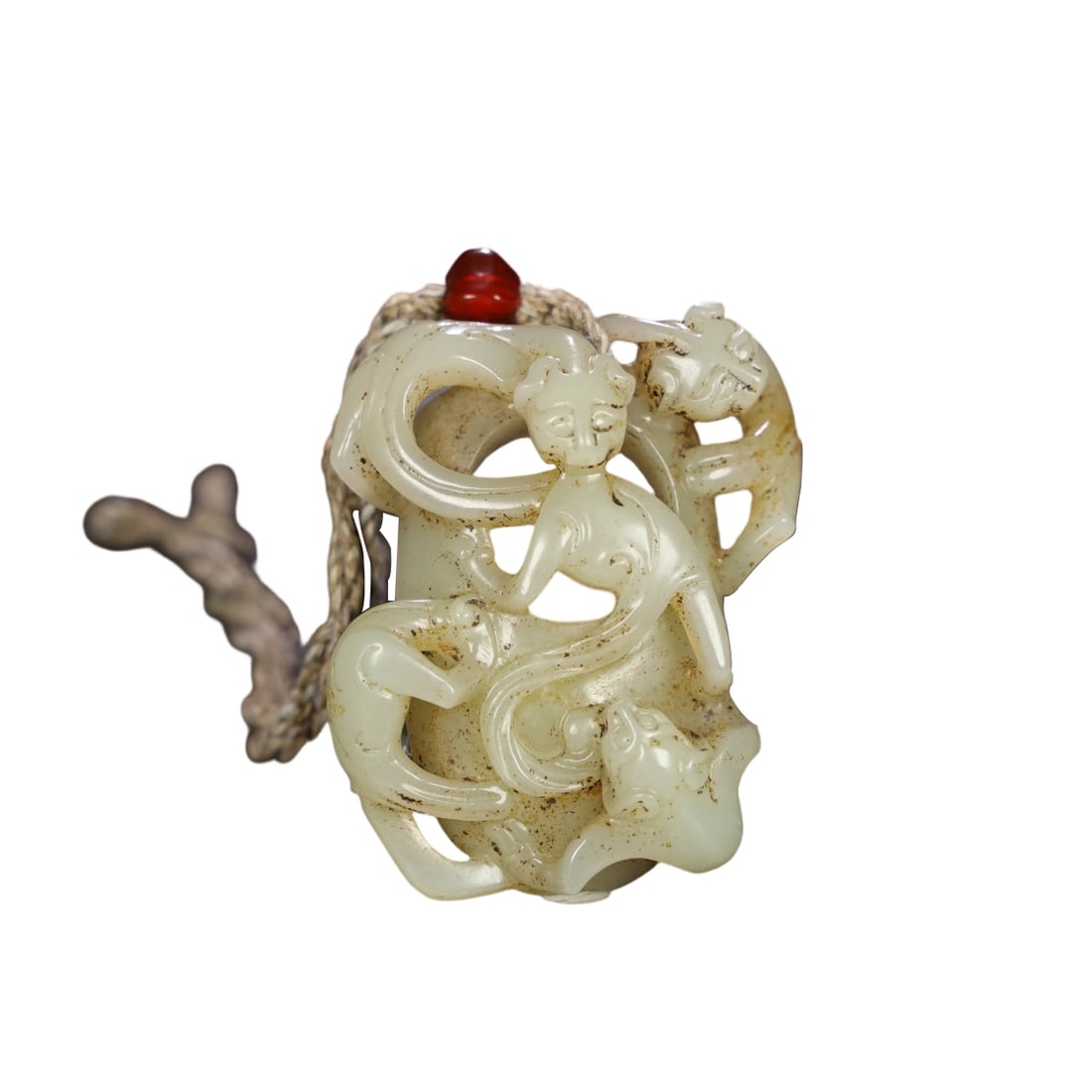 Antique Hetian Jade Chilong Pendant: The Hetian jade Chilong pendant features a fine and smooth texture, exuding a warm luster from years of aging. The Chilong carving is vivid and lifelike, with flowing lines and exquisite
