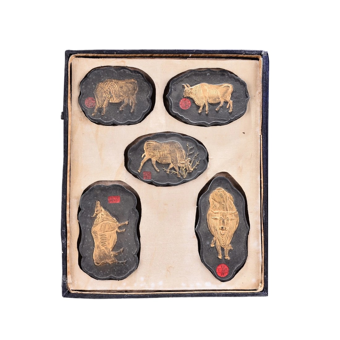 Five Oxen Ink Set: This Five Oxen Ink Set is renowned for its exquisite carving and delicate texture. Each piece showcases the superb craftsmanship of traditional art, making it suitable for both collection and