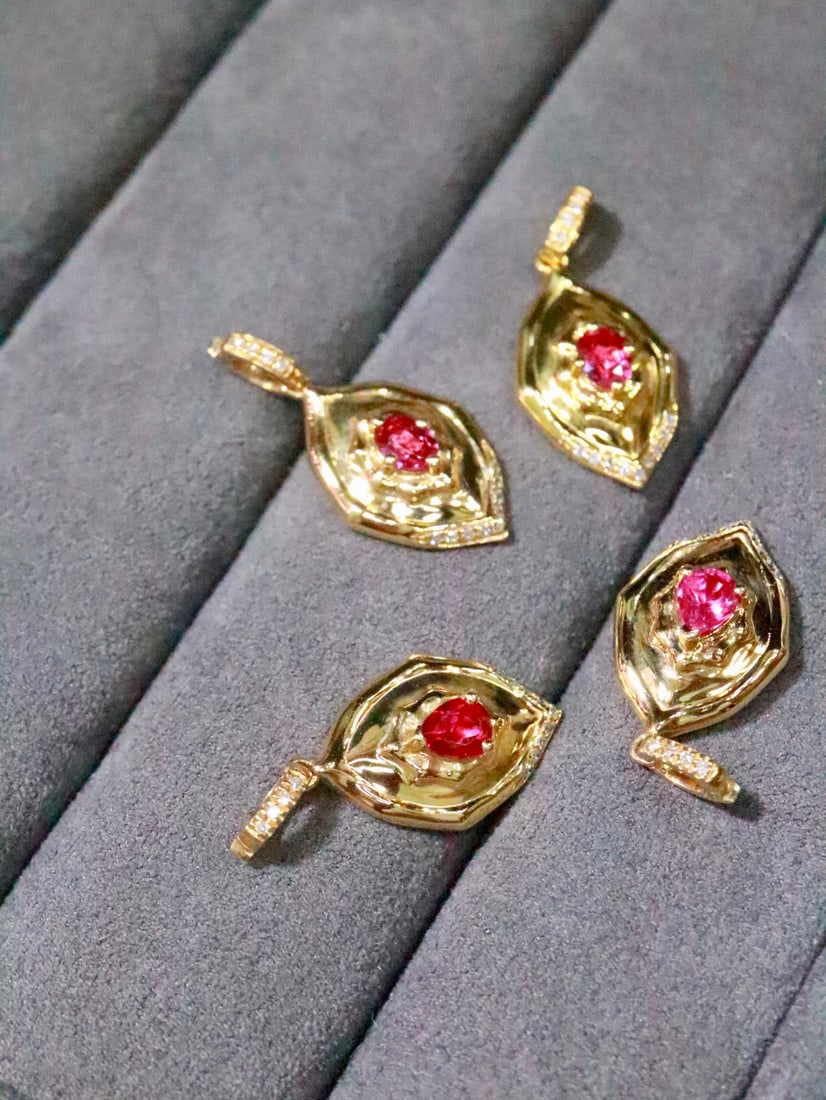 18K Gold Ruby Pendant - 4