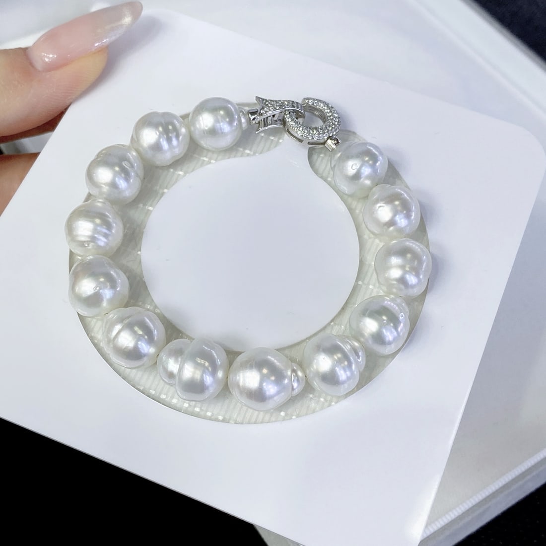 Baroque Pearl Bracelet (1 of 6)