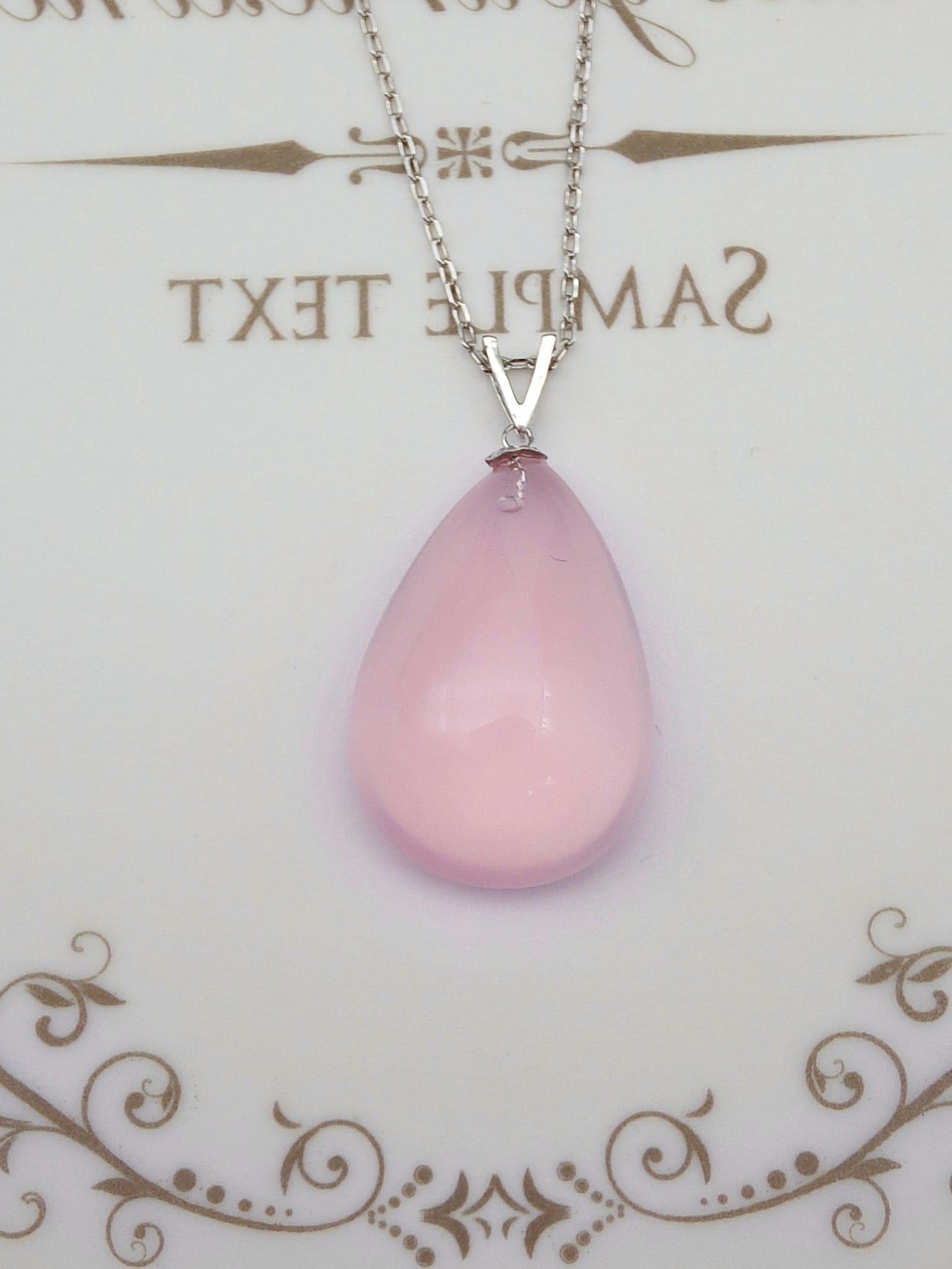 18K Gold Pink Quartz Pendant: This 18K gold pink quartz pendant showcases the pure beauty of the crystal, with a soft and charming color. Ideal for jewelry enthusiasts seeking an elegant style. (Main stone 18.59 carats) Freight: