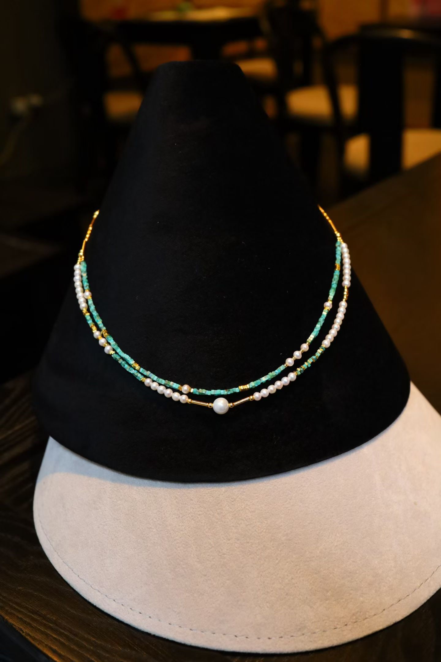 Sterling Silver Pearl Double-layer Necklace: .The blend of blue and green hues complements the gentle pearls, creating a rich layering effect. The double-layer design accentuates the neck line, stylish yet unique. Freight: 1.International Freigh