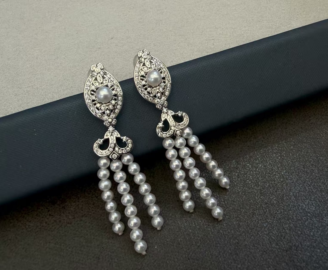 Flawless Freshwater Pearl Earrings: These earrings feature top-grade perfectly round flawless freshwater pearls, with a dreamy luster that captivates. Whether for everyday wear or special occasions, they add an elegant touch to your sty