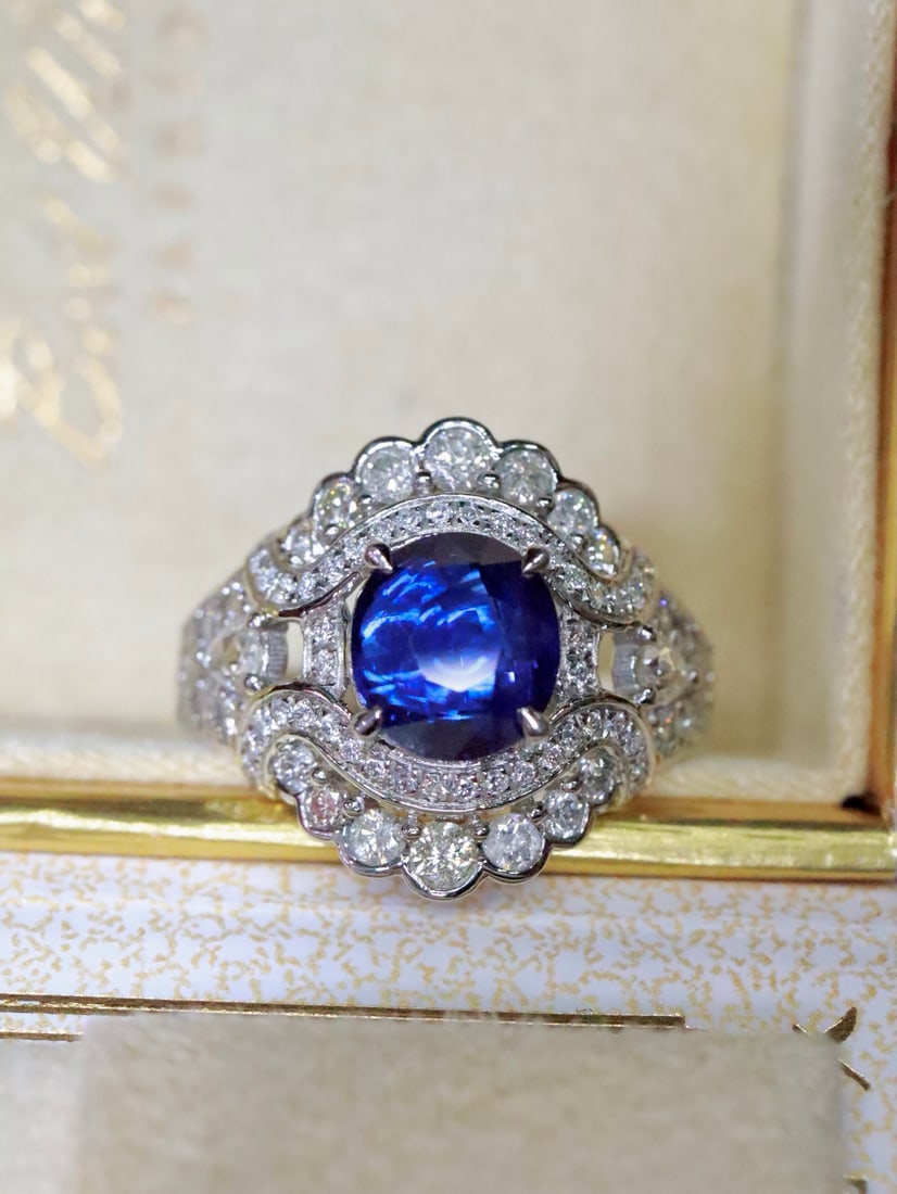 Platinum Natural Sapphire Ring: This platinum ring features a sapphire with a rich color, showcasing impeccable quality. Luxuriously set with high-quality diamonds, it exudes elegance and grandeur. (Main stone 2.58 carats, side ston
