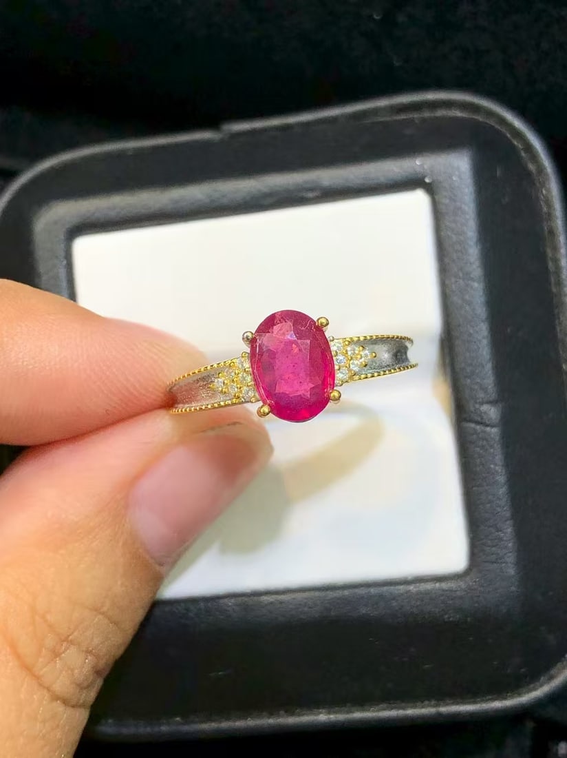 Natural Ruby Ring: This natural ruby ring stands out with its unique design and exquisite craftsmanship. The main stone measures 6*8mm, showcasing the captivating luster of the ruby. The S925 silver setting adds an eleg