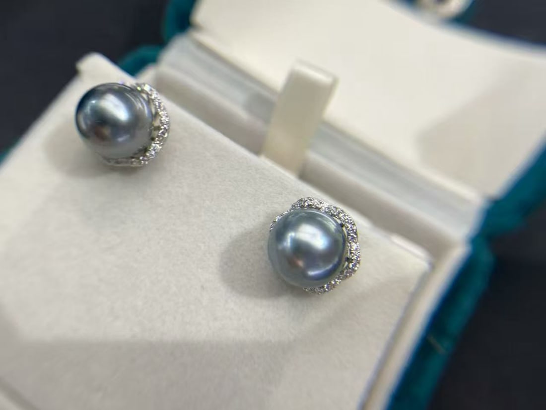 Platinum Slightly Flawed Tahitian Black Pearl Earrings (1 of 4)