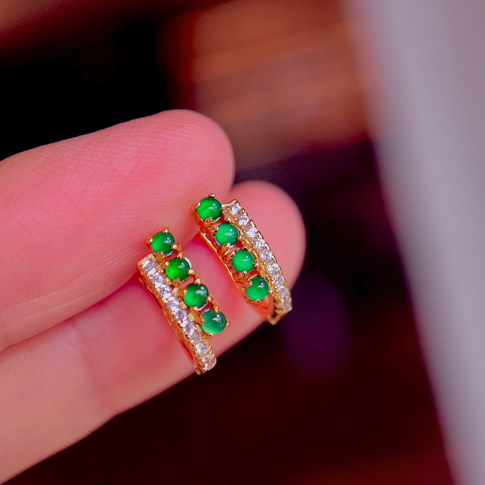 Natural Jade Ear Cuffs: These ear cuffs feature natural jade as the main stone, intricately set in S925 sterling silver, showcasing a simple and elegant design. The high-ice green jade offers a fresh hue, suitable for variou