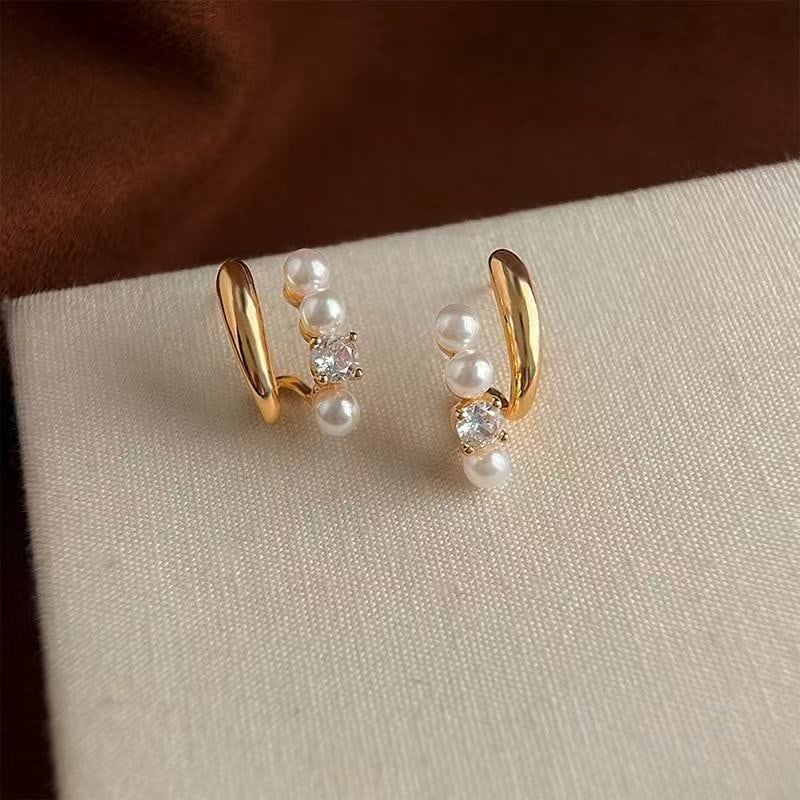 Natural Near Flawless Pearl Earrings: These earrings feature natural strong luster pearls, showcasing the purity and elegance of pearls. Designed with S925 silver needles, suitable for sensitive skin. Each pearl is carefully selected to e