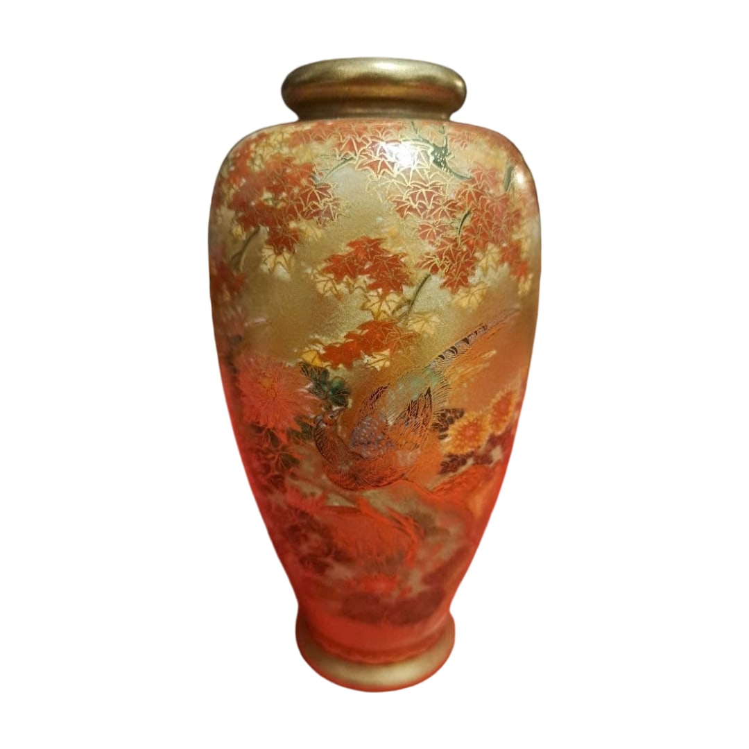 Koyama "Kinsai Kabin" Satsuma-yaki: Title 113-1 Satsuma Ware Gold-Decorated Vase, White Satsuma, Kamiyama, Floral and Bird Motif Description This item is from a household collection and has been preserved for a long time. If you are see