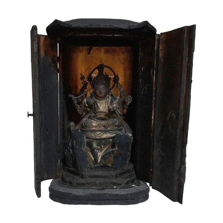 Six-Armed Benzaiten Buddhist Statue, Zushi, Early Edo Period: A Buddhist statue of Benzaiten with six arms, housed in a zushi (miniature shrine), from the early Edo period. This is a statue of Benzaiten with six arms. This item is an antique. Freight: 1.Internat