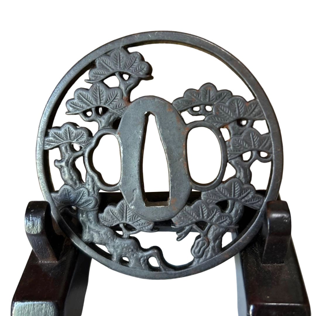 Sword guard, matchlock gun: Tsuba for Matchlock Gun With inscription. Freight: 1.International Freight: Foreign shipping charges are determined by destination. 2.Photos, descriptions and valuations have been meticulously prepare