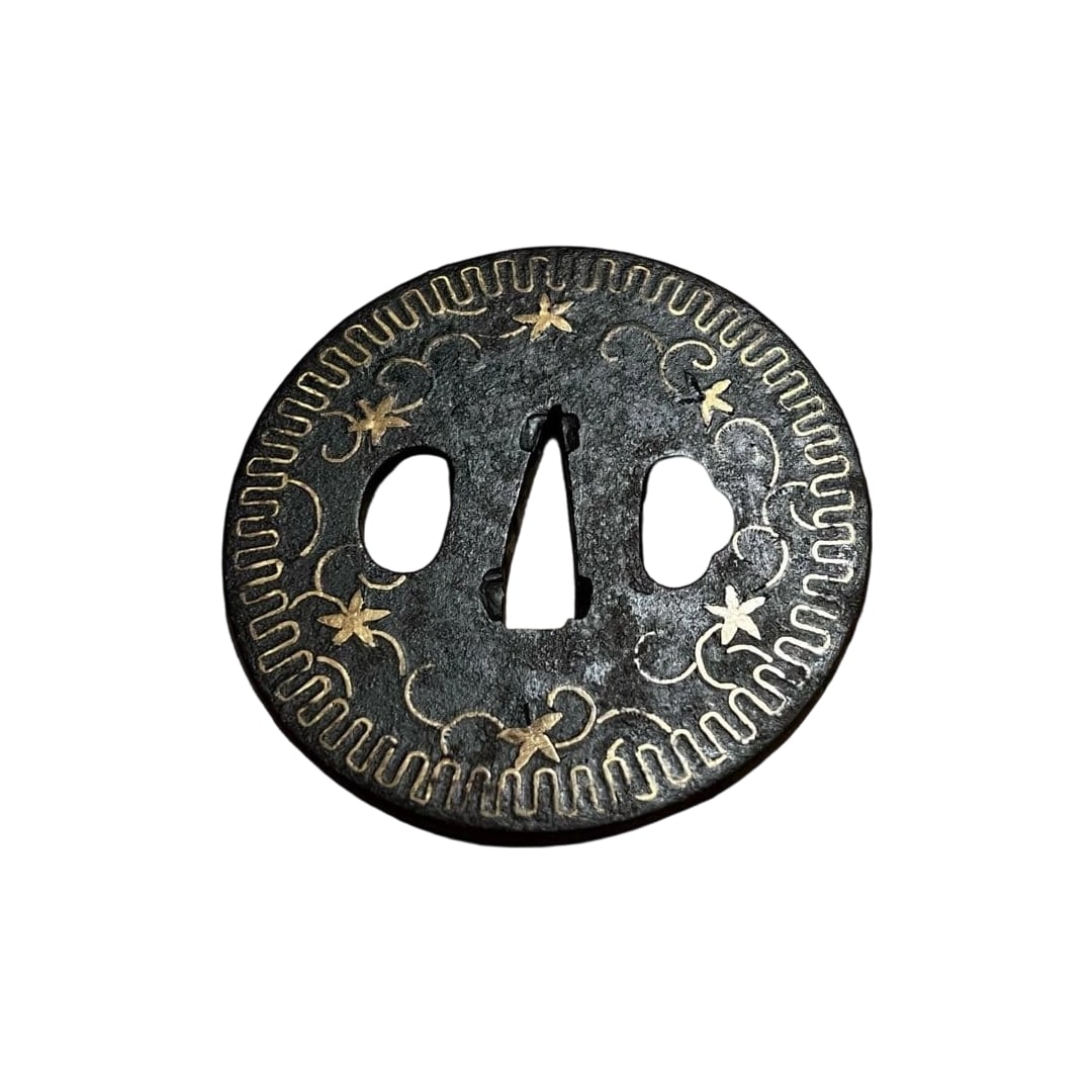 Sword Fittings, Iron Tsuba, Armor, Sword: Tosogu Tetsuba Bugu Katana This is an ancient iron tsuba. The tsuba features brass inlays depicting vine and geometric patterns, with the iron base forged with excellent craftsmanship. The inlays are 
