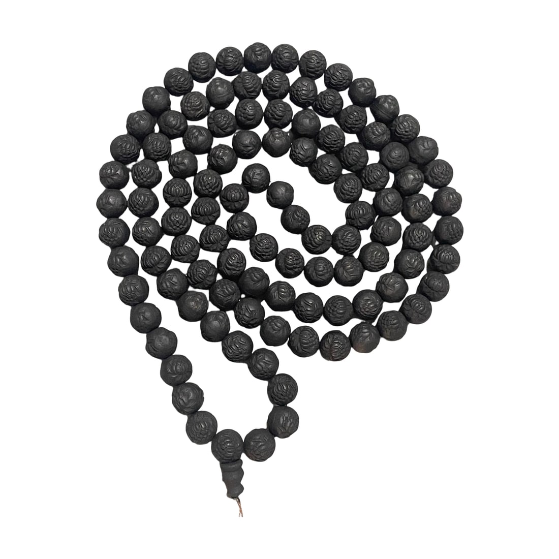 Old Agarwood 108 Buddha Bead Pendant: This old agarwood Buddha bead pendant is made from pure old agarwood, featuring a delicate texture and smooth surface. Each bead is intricately carved with lotus patterns, showcasing exquisite craftsm