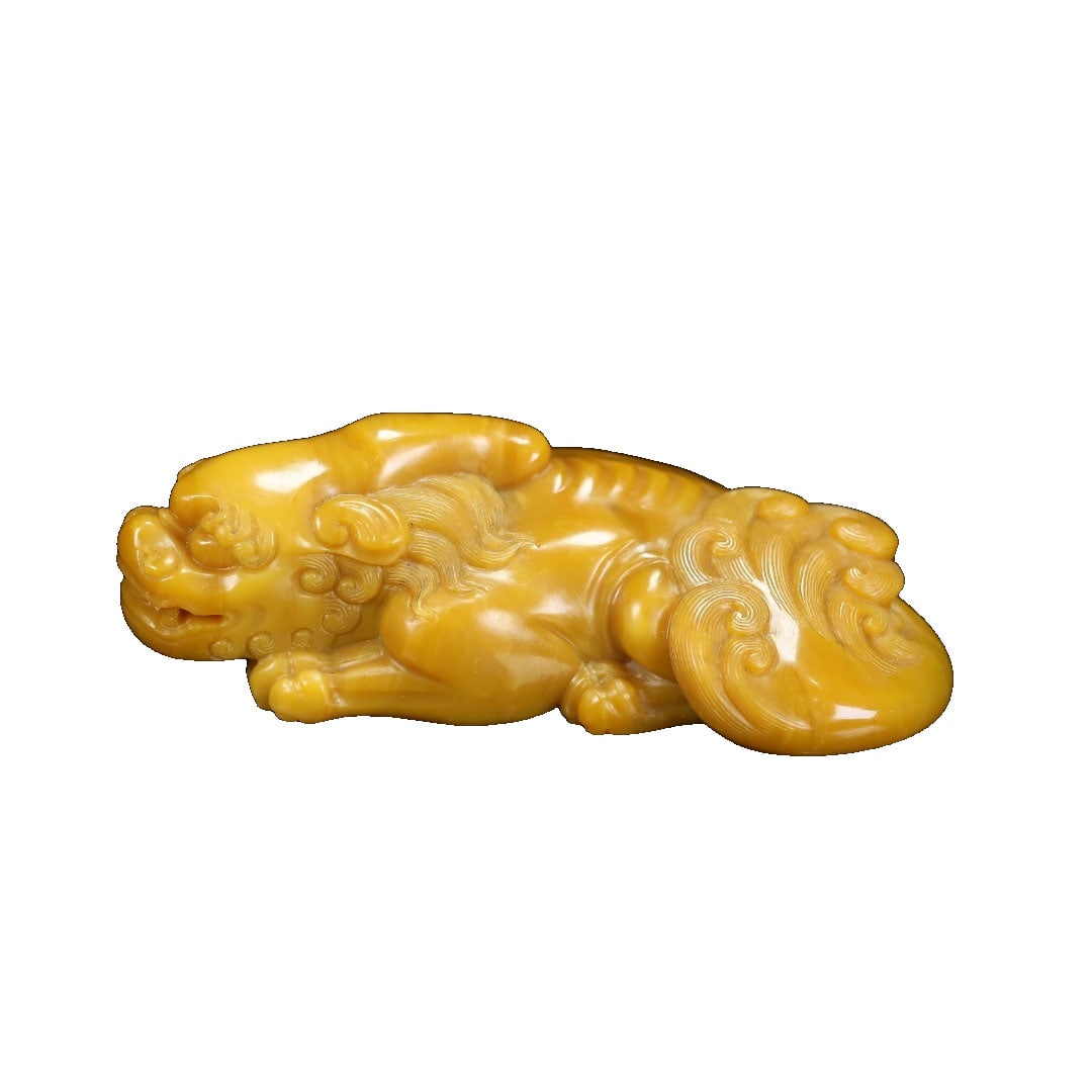 Shoushan Stone Pixiu Pendant: This Shoushan stone Pixiu pendant is an exquisite old collection, signed by Lin Yuanshui. The material is top-notch, with beautiful colors and rich patina, exuding an authentic vintage charm. The