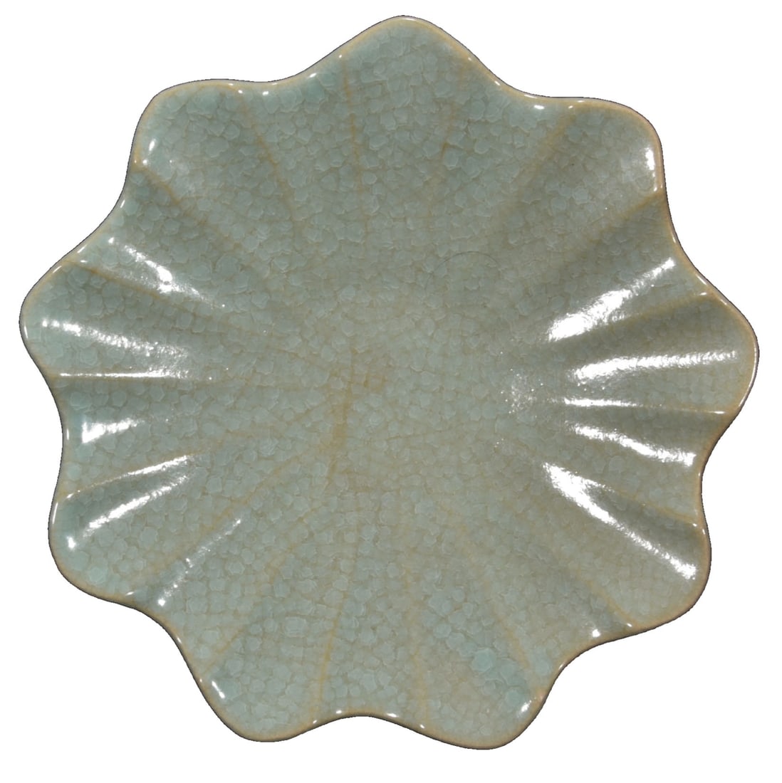 Song Dynasty Ru Kiln Ice Crackle Plate: This Ru kiln ice crackle plate features a delicate glaze and unique texture, showcasing the exquisite craftsmanship and elegance of the Song Dynasty. The ice crackle pattern adds a distinctive artisti