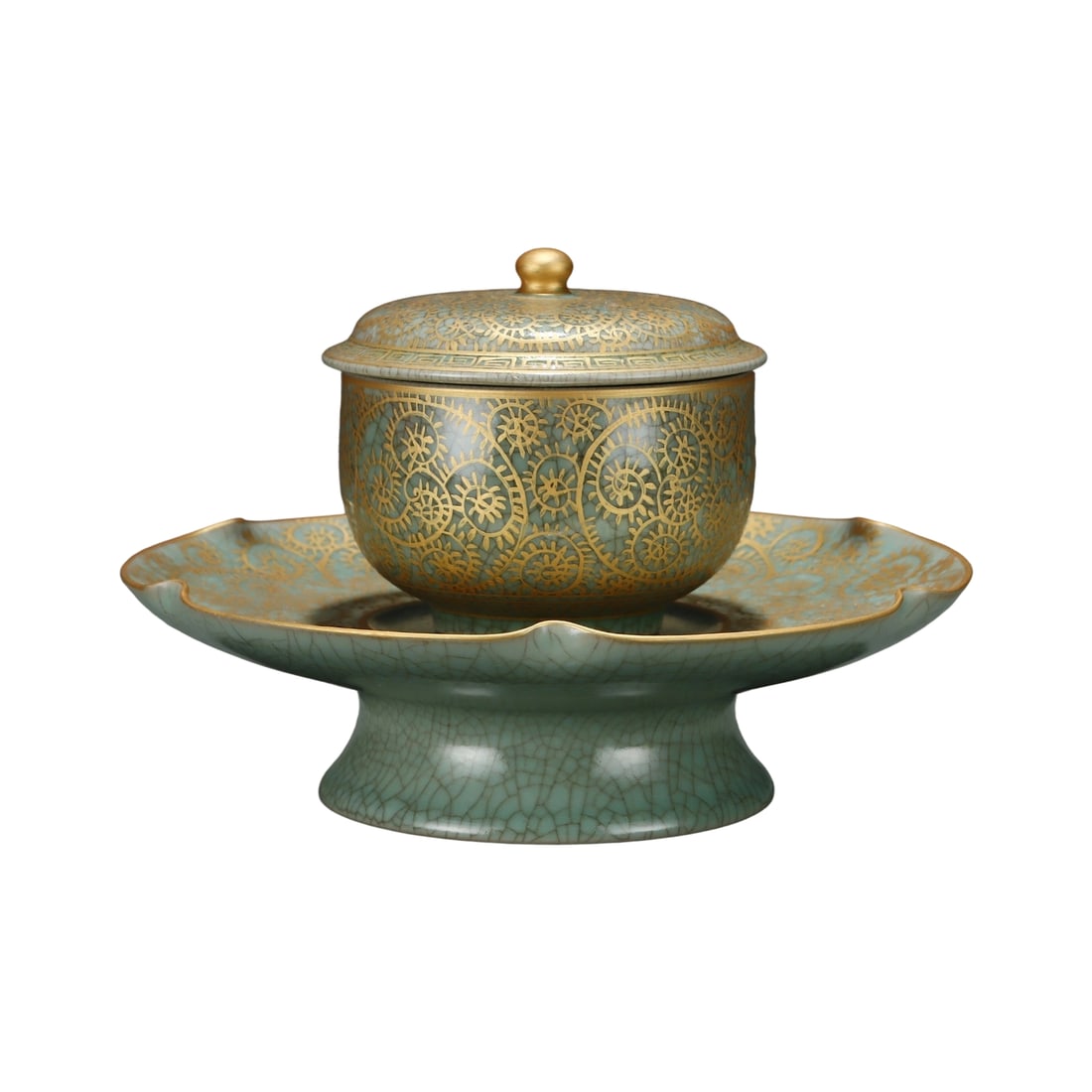 Song Dynasty Ru Kiln Sky Blue Glaze Gilded Cabbage and Scroll Pattern Covered Bowl (1 of 10)
