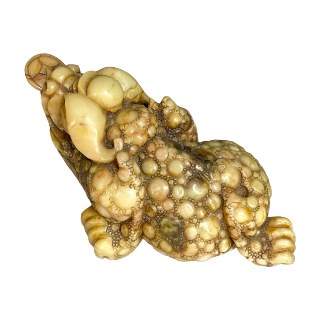 He Tian Jade Golden Toad Ornament (1 of 9)