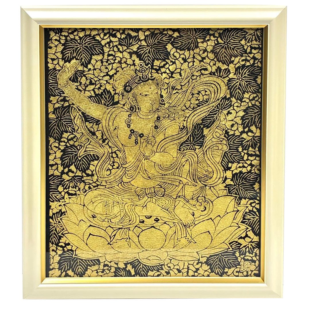 Pure gold leaf used, Ise-katagami dyed and carved painting, Buddhist statue, framed, with: Pure Gold Leaf Used Ise-Katagami Carved Painting of a Buddha Statue, Framed, With Certificate This is an Ise-Katagami carved painting created by the Kyoto-based "Dye Workshop" by Hosokawa Soshiro.