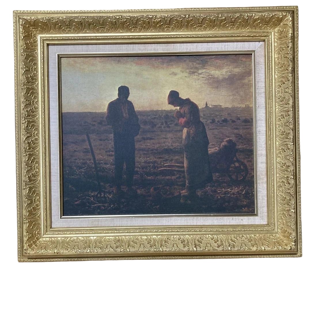 Painting of Agricultural Work, Gilt Frame: A reproduction of Jean-Franois Millet's "The Angelus" (copy). - Artwork: Art print or reproduction painting. - Frame color: Gold - Painting theme: Agricultural work - Frame style: Decorative design -