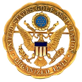 U. S. GOLF ASSOCIATION GOLD AND ENAMEL BROOCH
