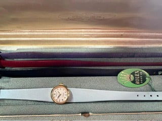 ROLEX CHAMELEON RARE STAR DIAL18K GOLD LADIES WRISTWATCH WITH FOUR BANDS, BOX & HANG TAG: Rolex Chameleon with rare star dial 18k Yellow Gold Ladies Wristwatch With Four Original Leather Straps, box and hang tag. The watch has a 17 jewel manual wind movement signed Rolex. The watch has a s