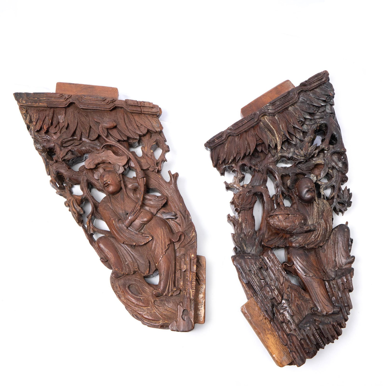 Carved Wood Chinese Corbels Immortals Decoration: Carved Wood Chinese Corbels Immortals Decoration H: 28 in. (71.12 cm) W: 15 in. (38.1 cm)